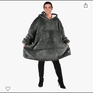 Black Catalonia Sherpa hoodie blanket. Size small.